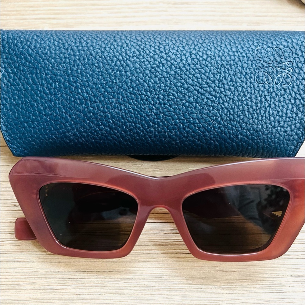 Loewe Cat eye Sunglasses